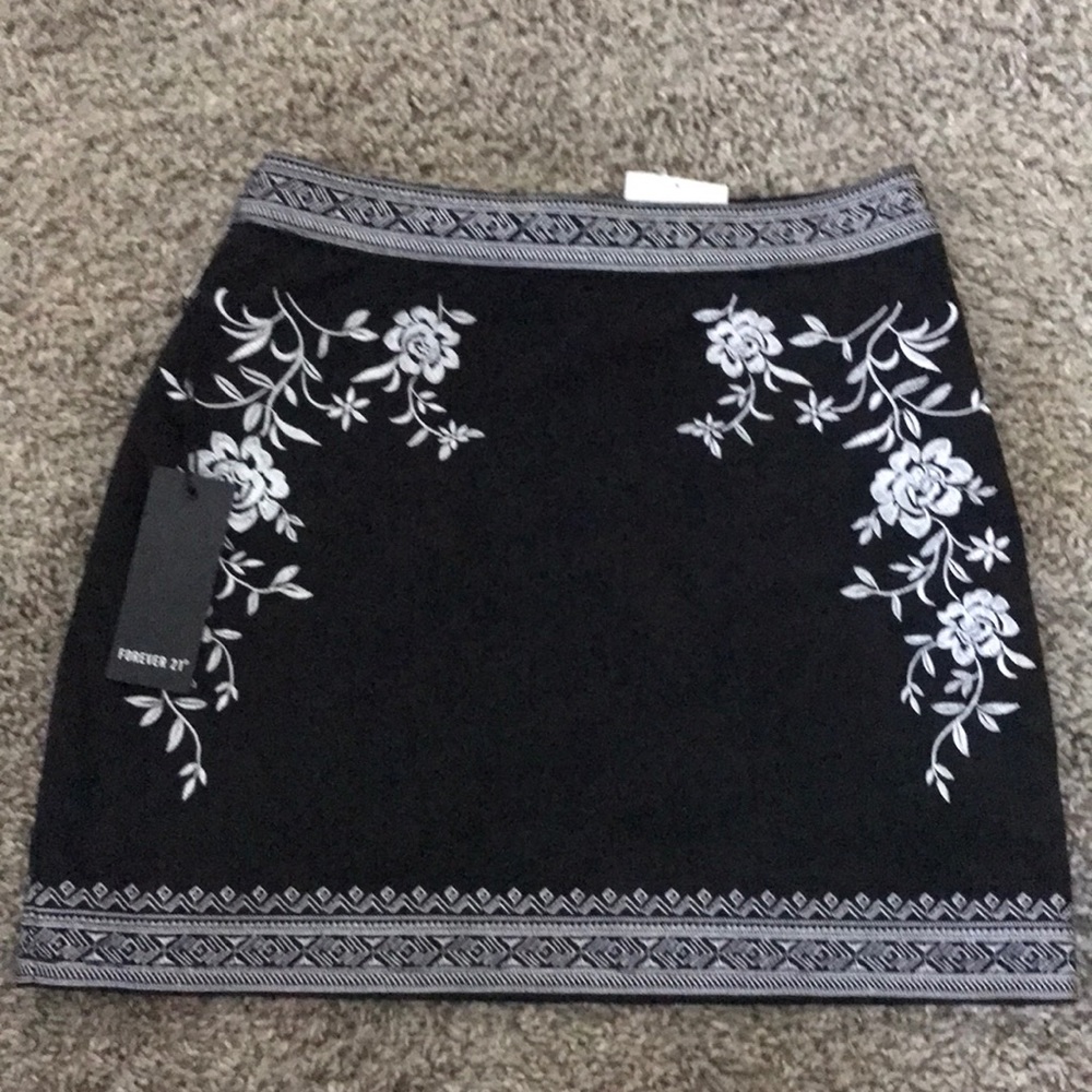Forever 21 skirt brand new with tags